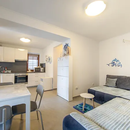 Apartment Romanticni Oddih Ob Plazi San Simon - Romantic Retreat Near San Simon *
