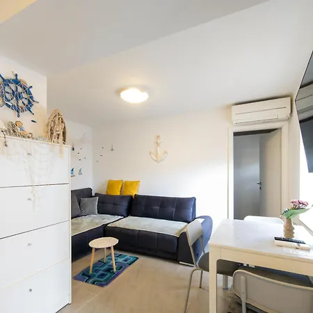 Romanticni Oddih Ob Plazi San Simon - Romantic Retreat Near San Simon Apartment *