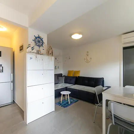Romanticni Oddih Ob Plazi San Simon - Romantic Retreat Near San Simon Apartamento *